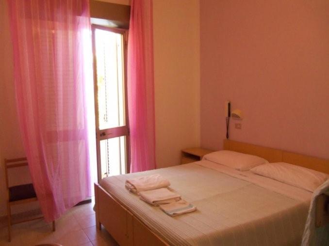 Hotel Silvia Viserbella di Rimini Exteriör bild